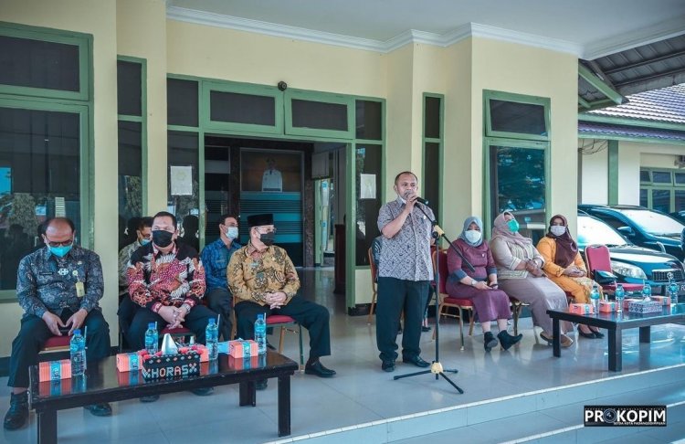 Walikota Padangsidimpuan Irsan Efendi Nasution Salurkan Bantuan ke Pelaku UKM