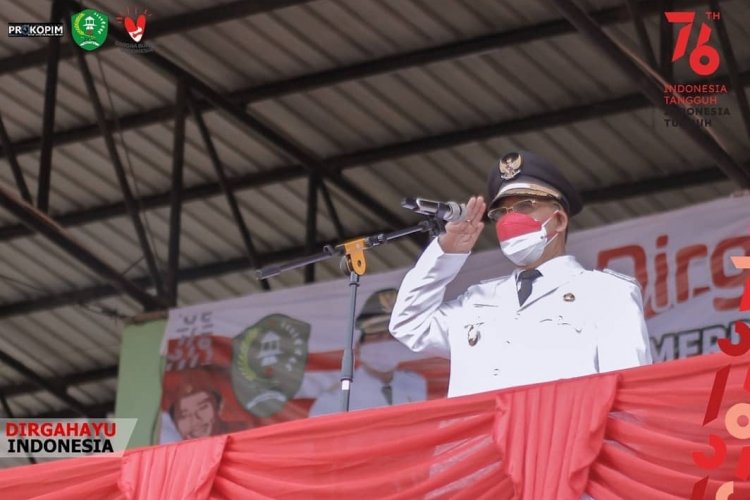 Wakil Walikota Arwin Siregar Irup Penurunan Bendera Merah Putih