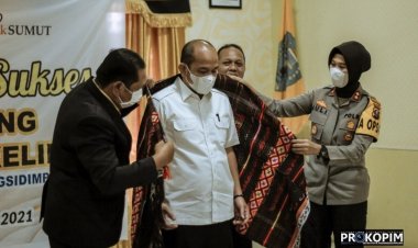 Kepala Badan Pengelolaan Pajak dan Retribusi Daerah Pemprovsu Launching Bus Samsat Keliling UPT PPD Padangsidimpuan