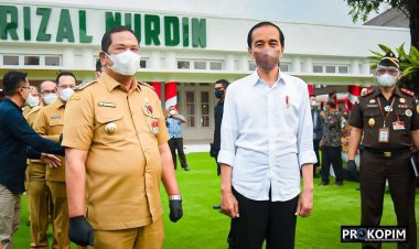 Walikota Irsan Efendi Nasution Hadir Rapat bersama Presiden Republik Indonesia Joko Widodo