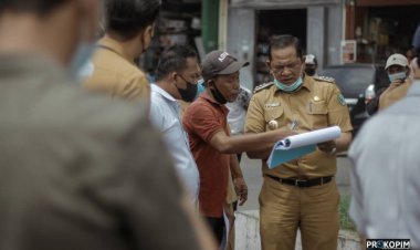 Wali kota Padangsidimpuan Irsan Efendi Nasution turun langsung Tertibkan PKL