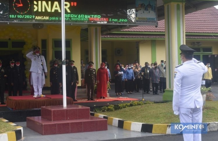 Peringati HUT Pemko Ke-20, Walikota Irsan Bertindak Sebagai Irup di Halaman Kantor Walikota