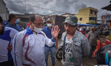 Dalam rangka penataan pedagang kaki lima Walikota Irsan Efendi melepaskan kegiatan Gotong Royong