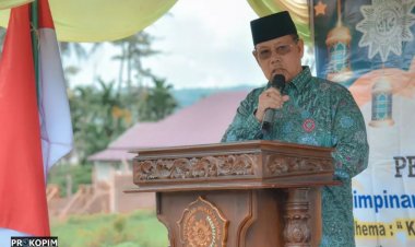 Wakil Wali Kota Padang Sidempuan Arwin Melakukan Peletakan Batu Pertama Pembangunan Mesjid Taqwa