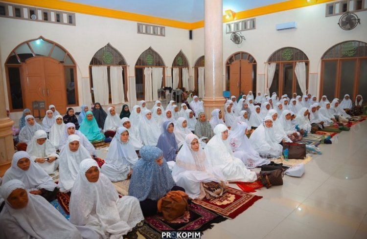 Wali Kota Sidempuan Bersama Rombongan Lanjutkan Safari Ramadhan Masjid di Batunadua