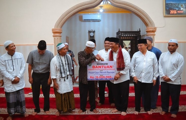 Wali Kota Sidempuan Bersama Rombongan Lanjutkan Safari Ramadhan Masjid di Batunadua