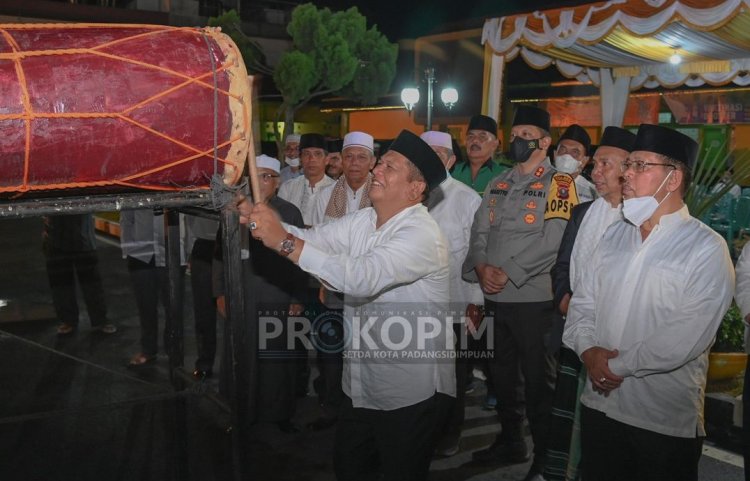 Wali kota Padang Sidempuan Irsan Efendi Nasution SH Himbau Laksanakan Takbir Di Mesjid