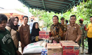 Pemko Padang Sidempuan Serahkan Bantuan Kepada Masyarakat Kelurahan Bincar Korban Kebakaran