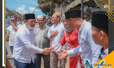 Walikota Padang Sidempuan, Irsan Efendi Nasution SH, MM meresmikan Masjid Al - Ikhlas Jalan Sutan Soripada Mulia, Kelurahan Sadabuan, Kec. Padang Sidempuan Utara