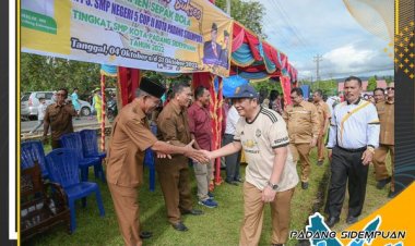 Diawali dengan kick off oleh Walikota Padang Sidempuan Irsan Efendi Nasution SH, MM, turnamen sepak bola piala PS SMP Negeri 5 Padang Sidempuan resmi dibuka