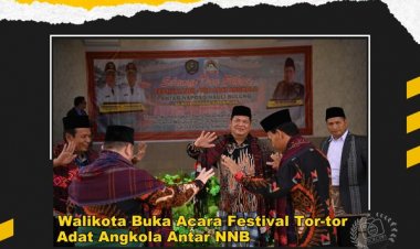 Wali Kota Padang Sidempuan Irsan Efendi Nasution, SH, MM membuka acara festival tor-tor adat angkola antar naposo nauli bulung se-Kota Padang Sidempuan