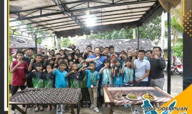 Tim Renang Padang Sidempuan Raih Juara Umum Piala Wali Kota Sibolga