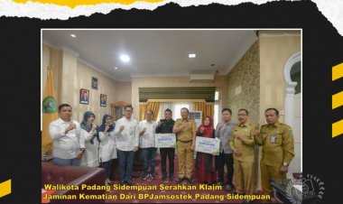 Walikota Padang Sidempuan Irsan Efendi Nasution,SH serahkan Klaim Jaminan Kematian dari BPjamsostek Padang Sidempuan