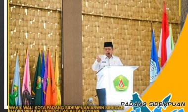 Wakil Wali Kota Hadiri Wisuda Universitas Aufa Royhan