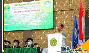 Wali Kota Padang Sidempuan Hadiri Wisuda Universitas Aufa Royhan