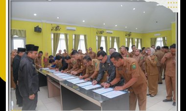 Seluruh Kepala Dinas maupun Kepala Perangkat Daerah, menandatangani dokumen Perjanjian Kinerja di hadapan Wako Irsan