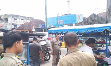 TIM Terpadu melakukan Penertiban