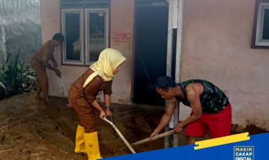 Pemerintah Kota Padang Sidempuan Ikut Bantu Warga Membersihkan Lingkungan Akibat Banjir