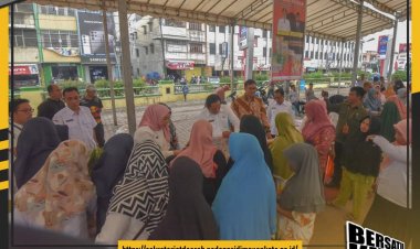 Warga Nampak Antusias dan Menyerbu Gerakan Pangan Murah yang digelar Pemko Padang Sidempuan di Alaman Bolak Padang Nadimpu Kota Padang Sidempuan