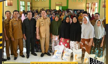 Walikota Padang Sidempuan Salurkan Cadangan Beras Pemerintah (CBP) Untuk Ketahanan Pangan Tahun 2023 di Kecamatan Padang Sidempuan Angkola julu Sebanyak 820 Penerima Manfaat