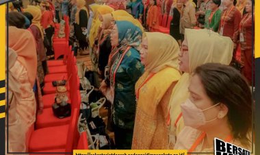 Ketua Umum Dekranasda Kota Padang Sidempuan Derliana Siregar Hadiri Syukuran Dekranas Ke-43.