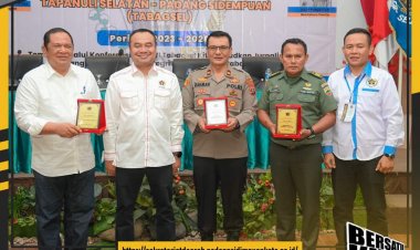 Walikota Irsan Buka Konferensi VIII PWI Tabagsel