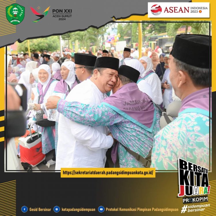 Wali Kota Padang Sidempuan Melepas Jemaah Haji Kota Padangsidimpuan Tahun 2023 menuju Asrama Haji Medan