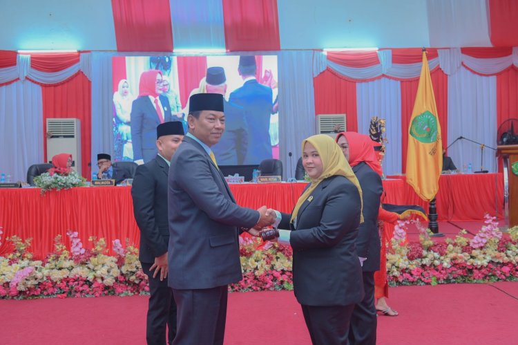 30 Anggota DPRD Padangsidimpuan Periode 2024 - 2029 Dilantik, Sri Fitrah Munawaroh Jadi Ketua Sementara