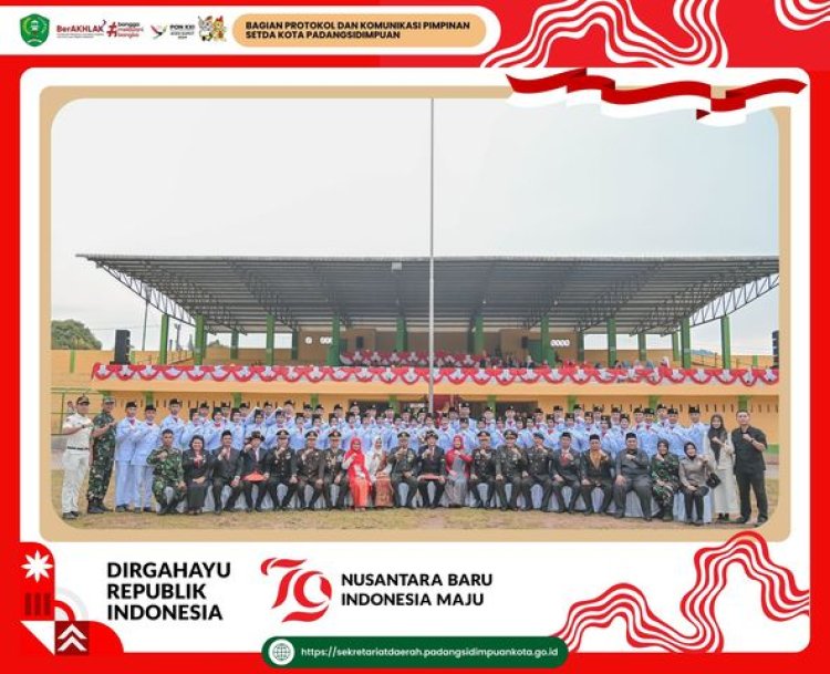 Komandan Kodim (Dandim) 0212/TS bertindak sebagai Irup penurunan bendera Hari Ulang Tahun (HUT) ke-79 Kemerdekaan Republik Indonesia tingkat Kota Padangsidimpuan