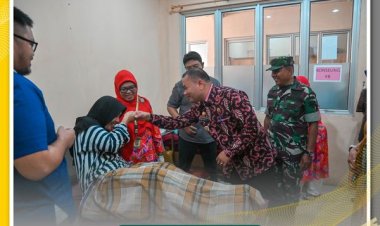 Pj. Wali Kota Padangsidimpuan didampingi Kepala Dinas Kesehatan bersama Kepala Dinas Pengendalian Penduduk dan Keluarga Berencana Kota Padangsidimpuan tinjau Pelaksanaan Metode Operasi Wanita (MOW) tingkat Kota Padangsidimpuan dalam Rangka Bakti Sosial TNI Manunggal Bangga Kencana Kesehatan Terpadu Tahun 2024