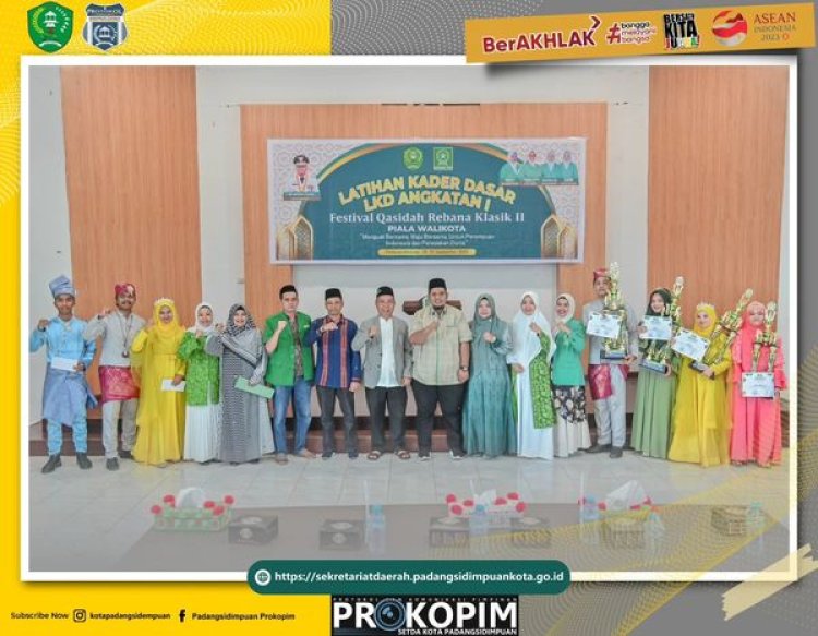 Pj. Wali Kota Padangsidimpuan diwakili Pj. Sekretaris Daerah Kota Padangsidimpuan menutup secara resmi Latihan Kader Dasar (LKD) Angkatan I dan Lomba Festival Qasidah Rebana Klasik Piala Wali Kota Padangsidimpuan