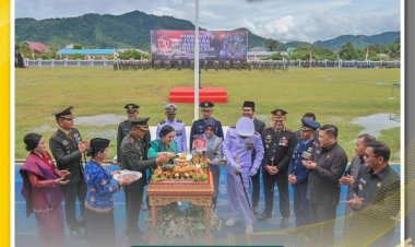 Pj. Wali Kota Padangsidimpuan didampingi Camat Padangsidimpuan Angkola Julu menghadiri upara peringatan Hari Ulang Tahun TNI ke- 79 Tahun 2024