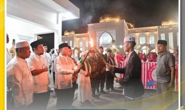 Pj. Wali Kota Padangsidimpuan Lepas Pawai Obor untuk Memeriahkan Hari Santri Nasional 2024