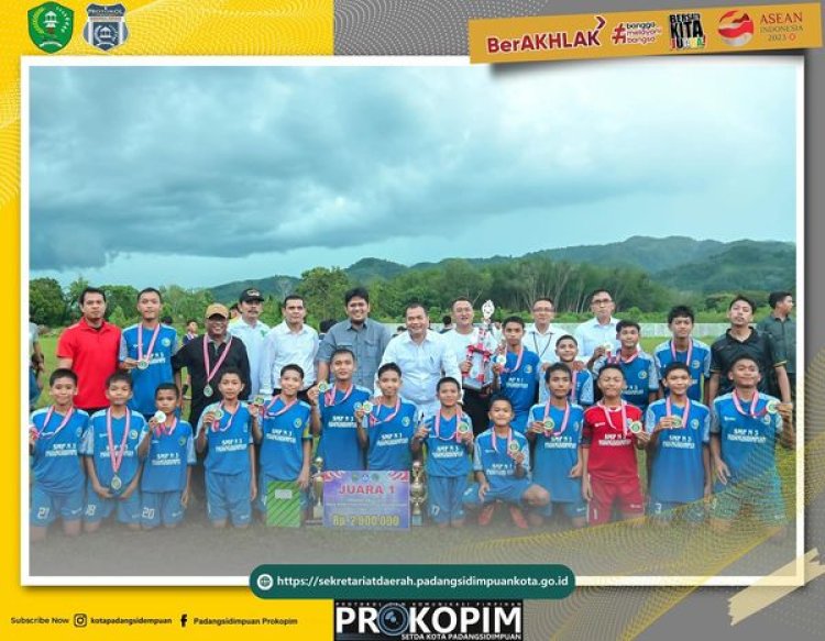 Pj Wali Kota Padangsidimpuan Tutup Turnamen Sepakbola PS SMP Negeri 5 Cup IV 2024