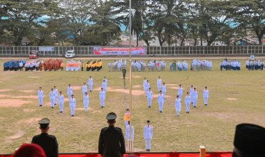 Pj. Wali Kota Padangsidimpuan yang diwakili oleh Pj. Sekretaris Daerah (Sekda) Kota Padangsidimpuan menghadiri Upacara Bendera Peringatan Hari Pahlawan Tahun 2024