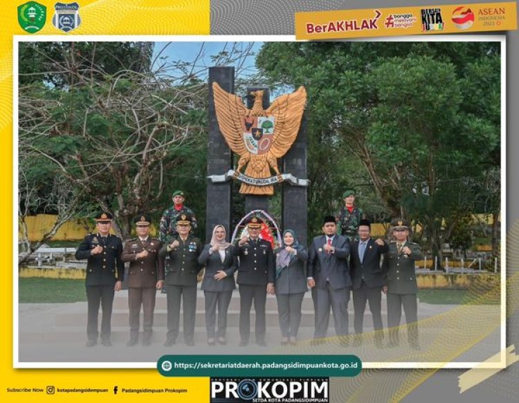 Pj. Sekretaris Daerah Kota Padangsidimpuan ikuti Upacara Ziarah Nasional dalam rangka memperingati Hari Pahlawan 2024