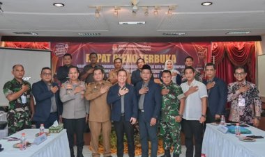 Pj. Wali Kota Padangsidimpuan menghadiri Rapat Pleno Terbuka Rekapitulasi Hasil Perhitungan Perolehan Suara Tingkat Kota Padangsidimpuan pada Pemilihan Gubernur dan Wakil Gubernur serta Wali Kota dan Wakil Wali Kota Padangsidimpuan Tahun 2024