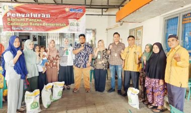 Pj. Sekretaris Daerah Kota Padangsidimpuan melakukan peninjauan langsung terhadap penyaluran Bantuan Pangan Cadangan Beras Pemerintah (BP CBP) tahap III periode Desember 2024