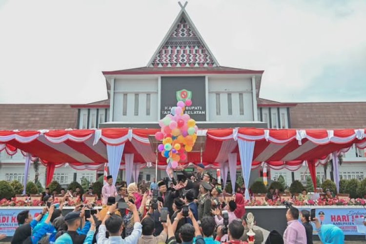 Pj. Sekretaris Daerah Kota Padangsidimpuan hadiri upacara peringatan hari jadi Pemerintah Kabupaten Tapanuli Selatan ke 74