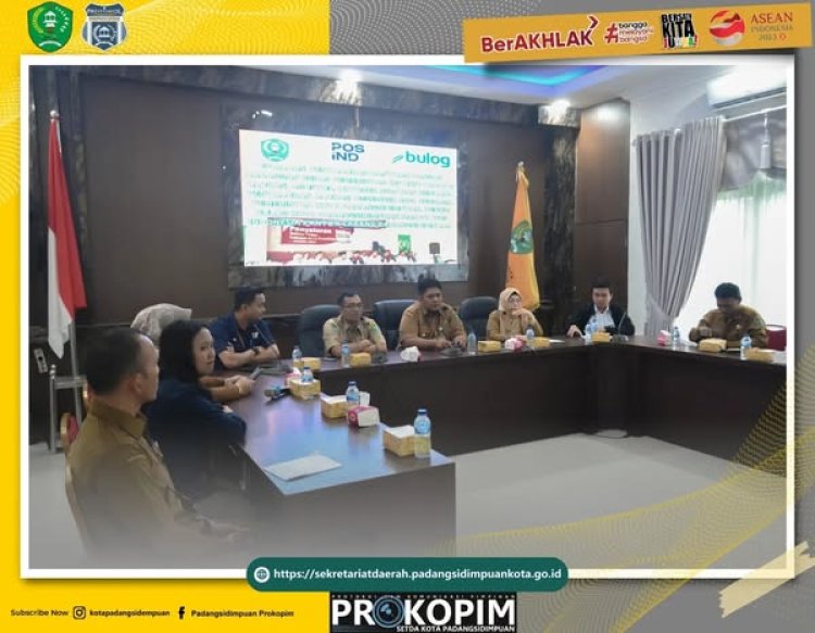 Pj. Sekretaris Daerah Kota Padangsidimpuan membuka rapat evaluasi penyaluran Bantuan Pangan Cadangan Beras Pemerintah (BP CBP) Tahap III