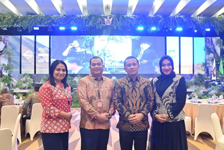 Penjabat (Pj.) Sekretaris Daerah Kota Padangsidimpuan menghadiri rapat Forum Komunikasi Evaluasi Pencapaian Universal Health Coverage (UHC) Semester II Tahun 2024