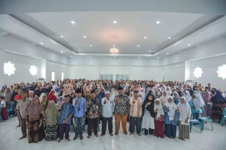 Pj. Sekda Kota Padangsidimpuan Serahkan Bantuan ZIS Rp350 Juta dari BAZNAS Padangsidimpuan