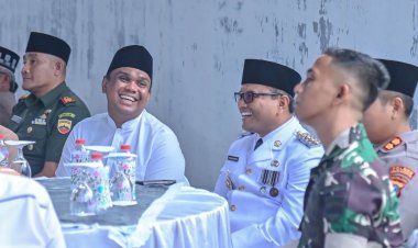 Wali Kota bersama Wakil Walikota Padangsidimpuan laksanakan buka bersama dengan Forkopimda beserta Organisasi Perangkat Daerah Para Kabag dan Camat di rumah dinas Wali Kota
