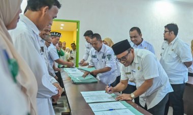 Wali Kota Padangsidimpuan menandatangani Perjanjian Kinerja dengan Kepala Organisasi Perangkat Daerah (OPD)