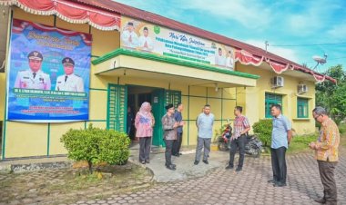 Wali Kota Padangsidimpuan melaksanakan inspeksi mendadak (sidak) ke beberapa kantor pemerintah di Kota Padangsidimpuan