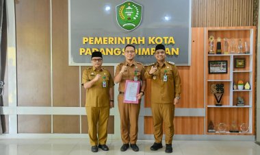 Wali Kota Padangsidimpuan Beri Amanah Kepada Roni Gunawan Rambe Sebagai Plt Sekretaris Daerah
