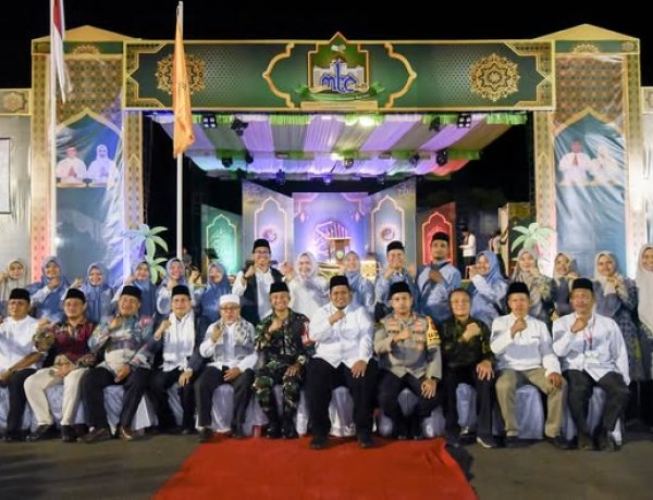 Pj. Sekda dan Forkompinda Pukul Beduq Sebanyak 24 Kali Tanda dibukanya MTQ ke XXIV Tingkat Kota Padangsidimpuan tahun 2025