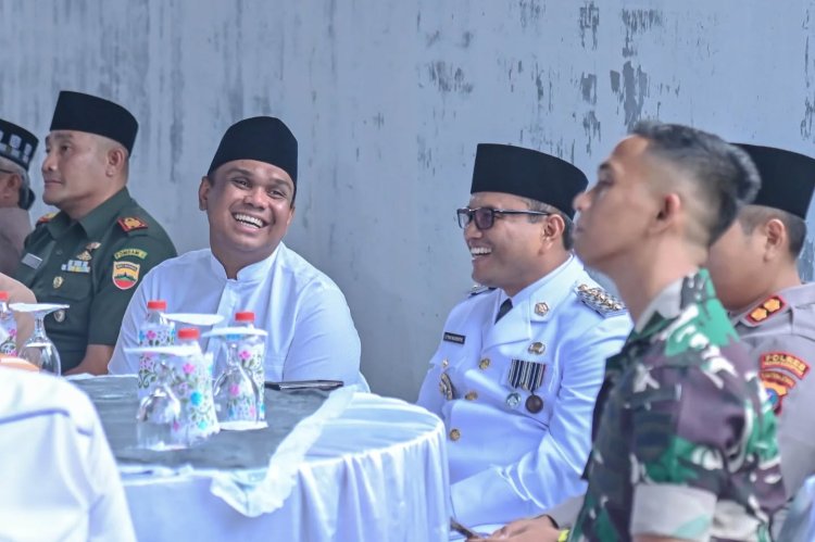 Wali Kota bersama Wakil Walikota Padangsidimpuan laksanakan buka bersama dengan Forkopimda beserta Organisasi Perangkat Daerah Para Kabag dan Camat di rumah dinas Wali Kota