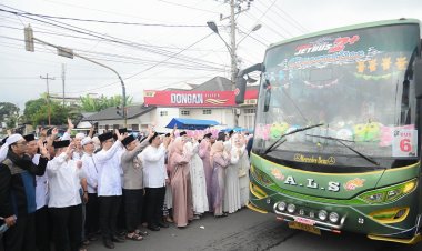 Pelepasan Rombongan Jemaah Haji Kota Padangsidimpuan Tahun 2025