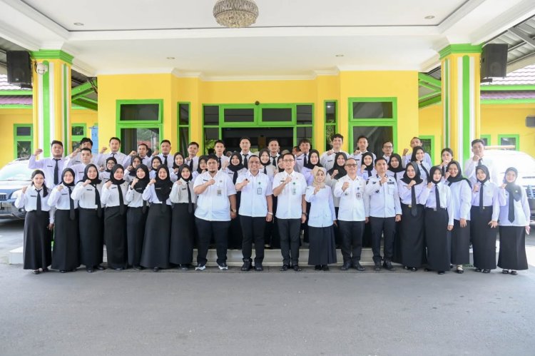 Sebanyak 42 CPNS Terima SK Pengangkatan dari Wali Kota Padangsidimpuan.